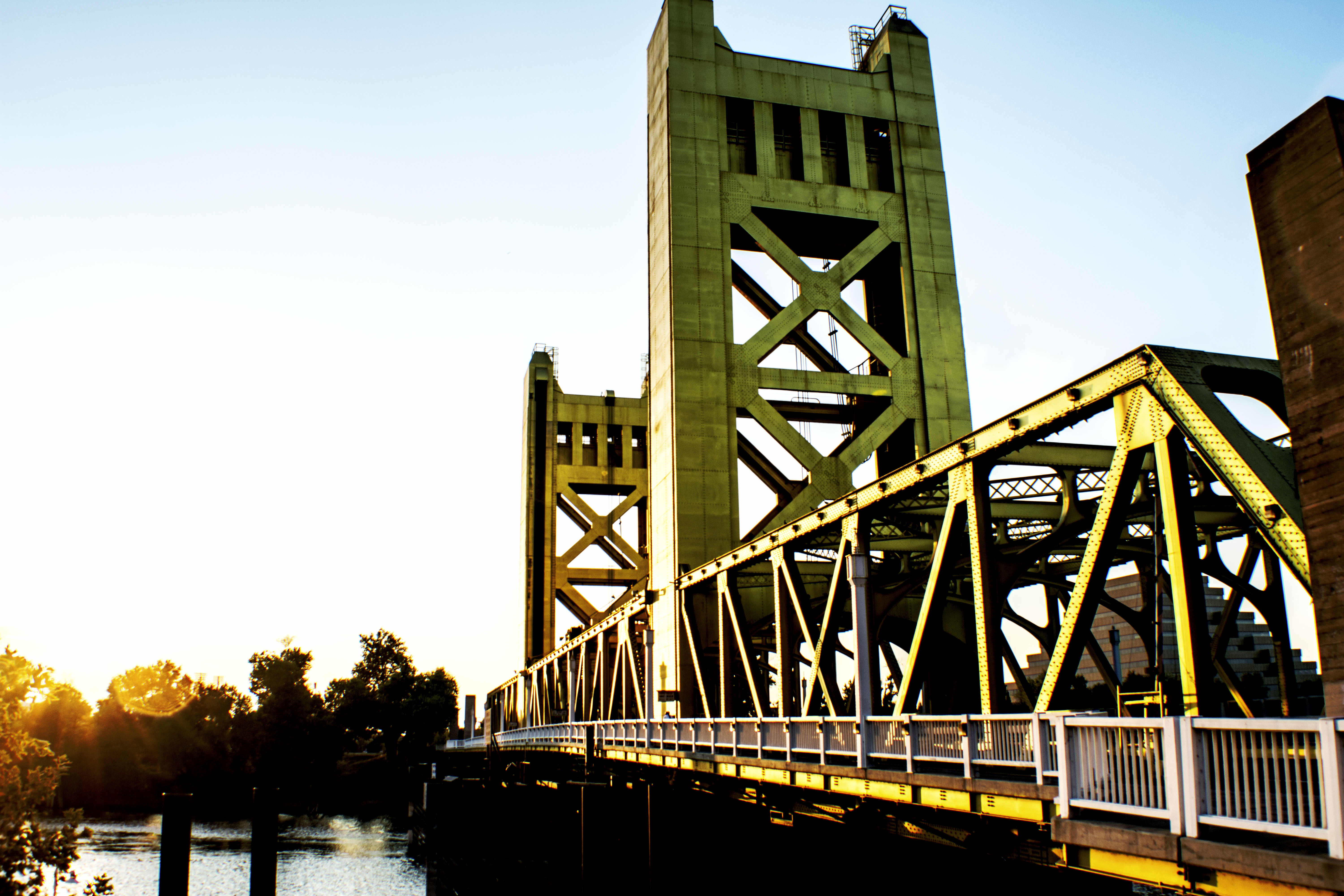 Sacramento's tower bridge at sunset